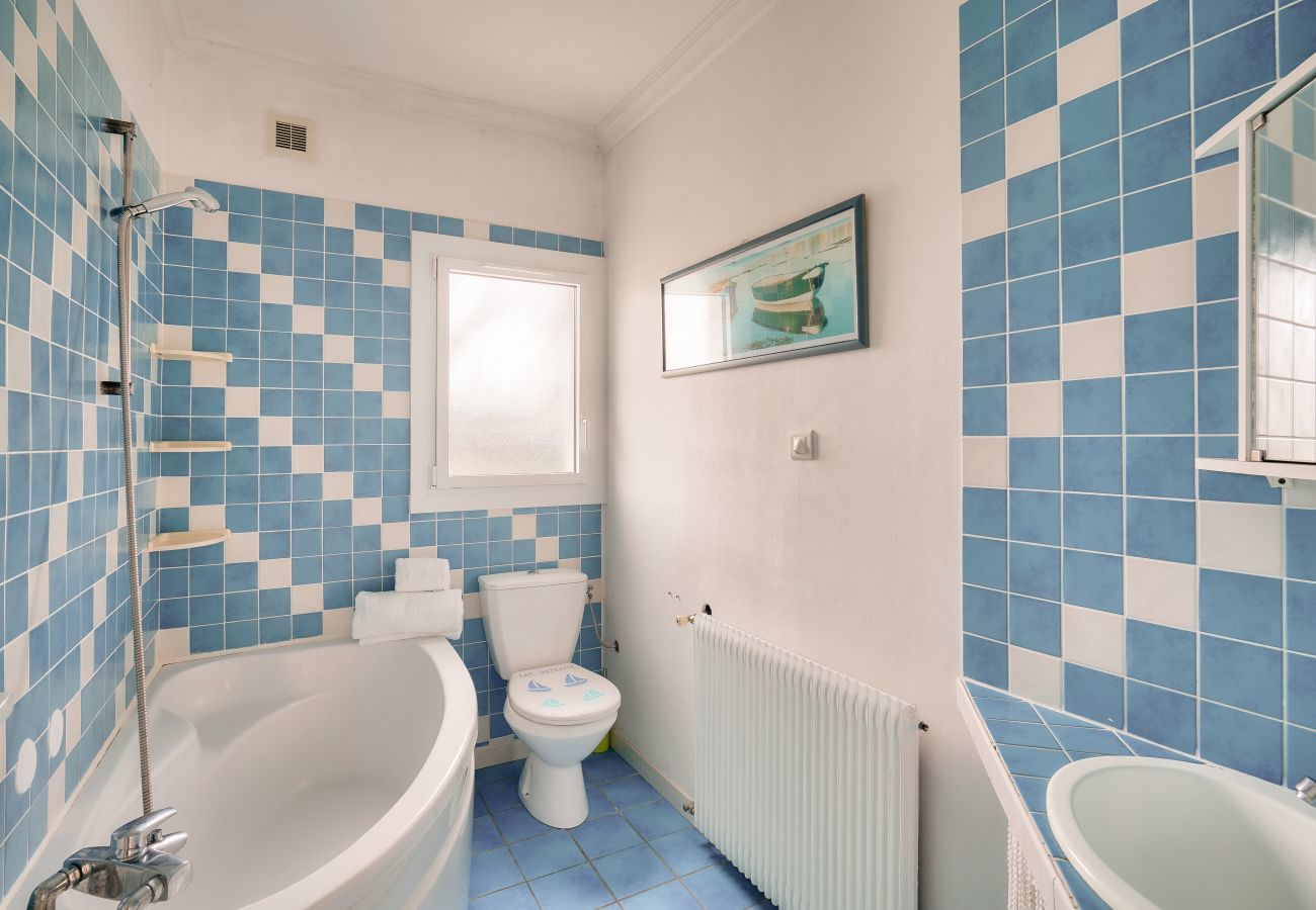 Ferienhaus in Loctudy - Direkter Zugang zum Strand - Haus für 11