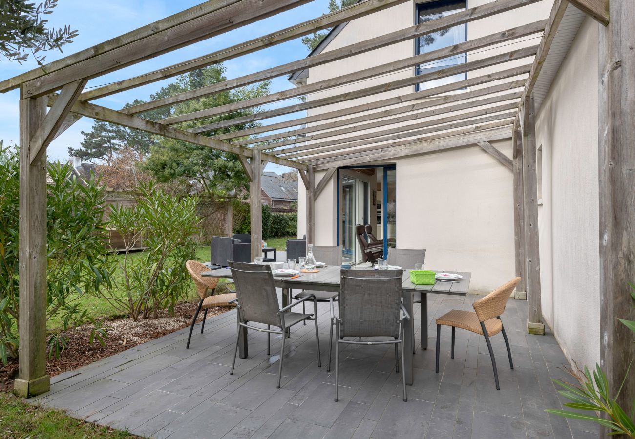 Ferienhaus in Mesquer -  Großes Familienhaus in Mesquer mit Garten