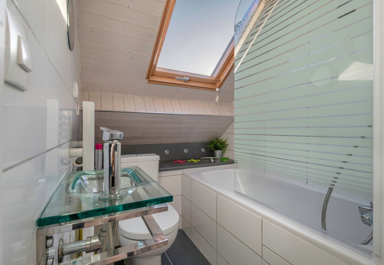 Ferienhaus in La Turballe - Komfort-Aufenthalt mit Pool, 6 Erwachsene, 3 Kinder