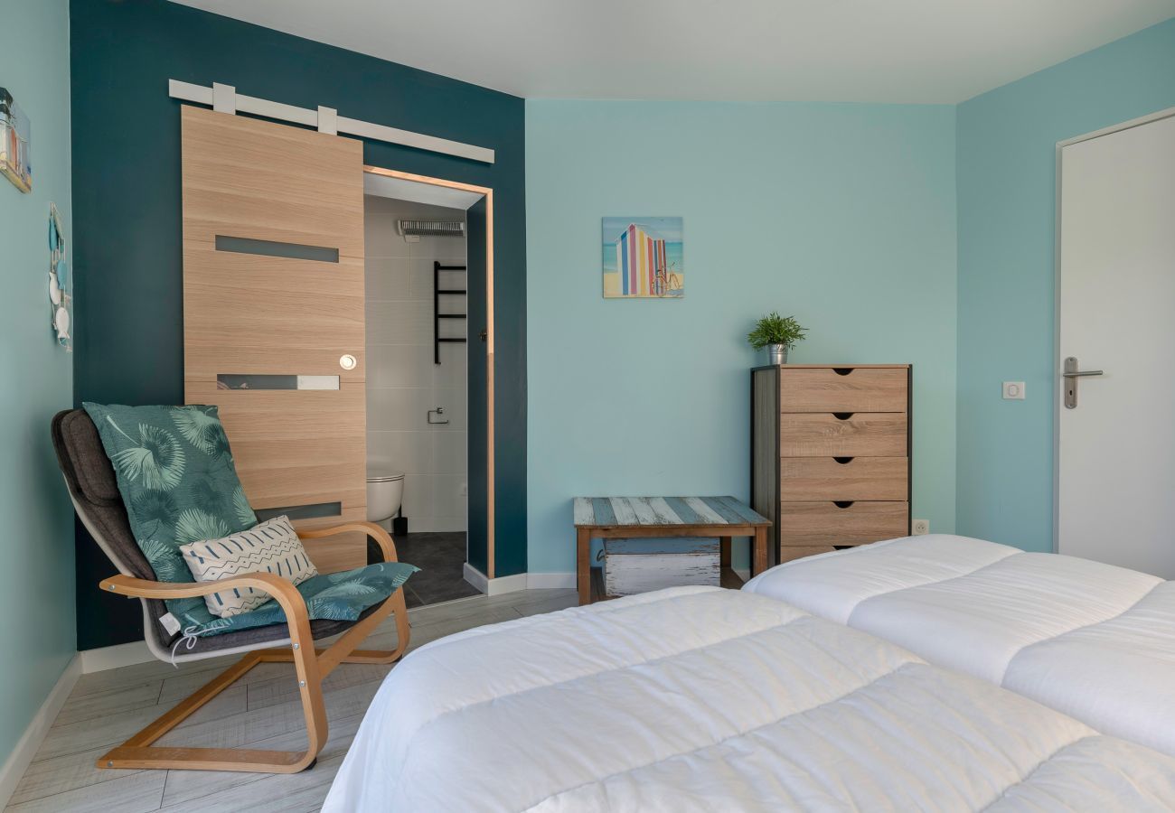 Ferienhaus in La Turballe - Komfort-Aufenthalt mit Pool, 6 Erwachsene, 3 Kinder
