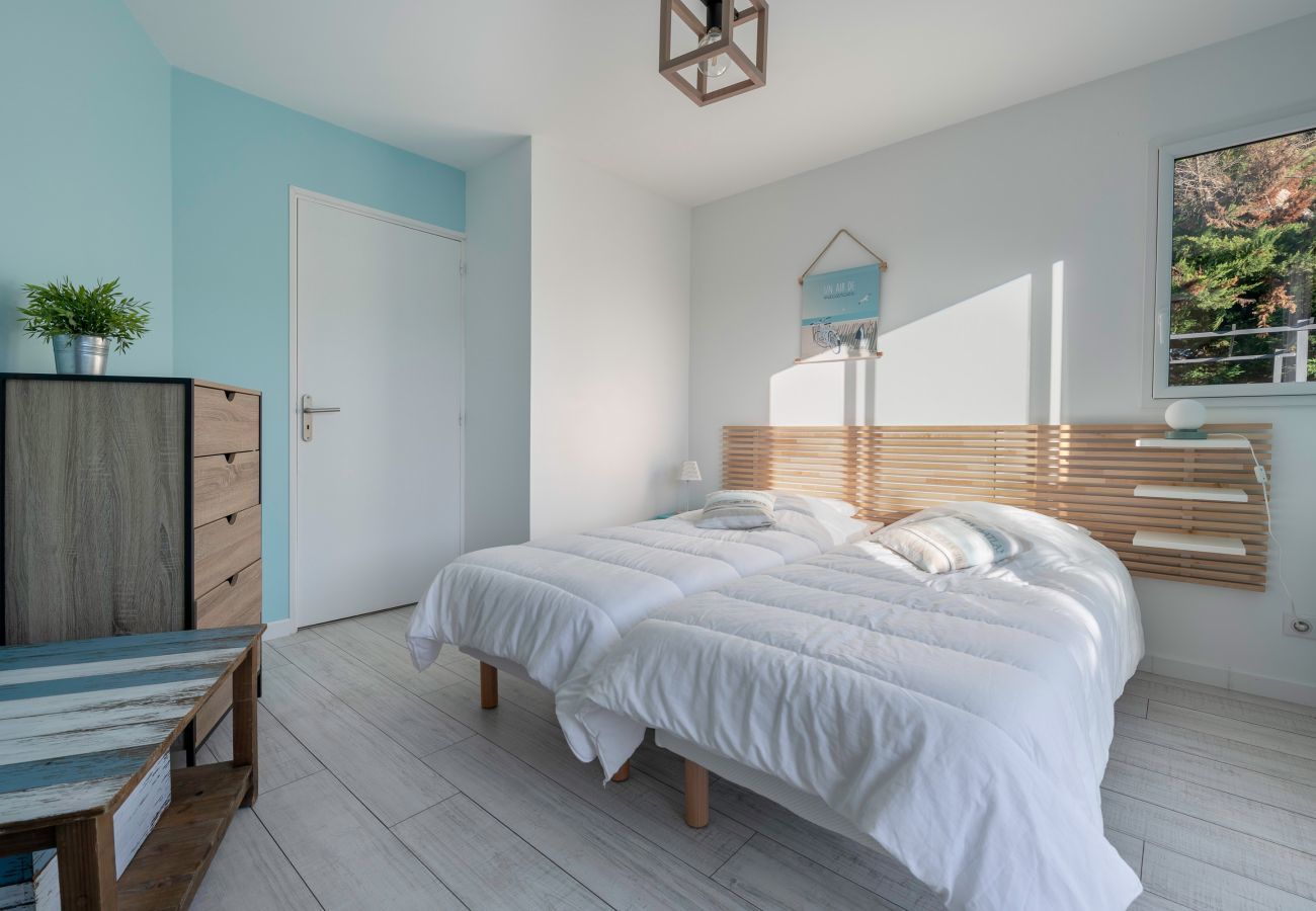 Ferienhaus in La Turballe - Komfort-Aufenthalt mit Pool, 6 Erwachsene, 3 Kinder