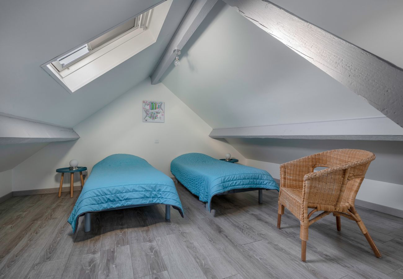 Ferienhaus in La Turballe - Komfort-Aufenthalt mit Pool, 6 Erwachsene, 3 Kinder
