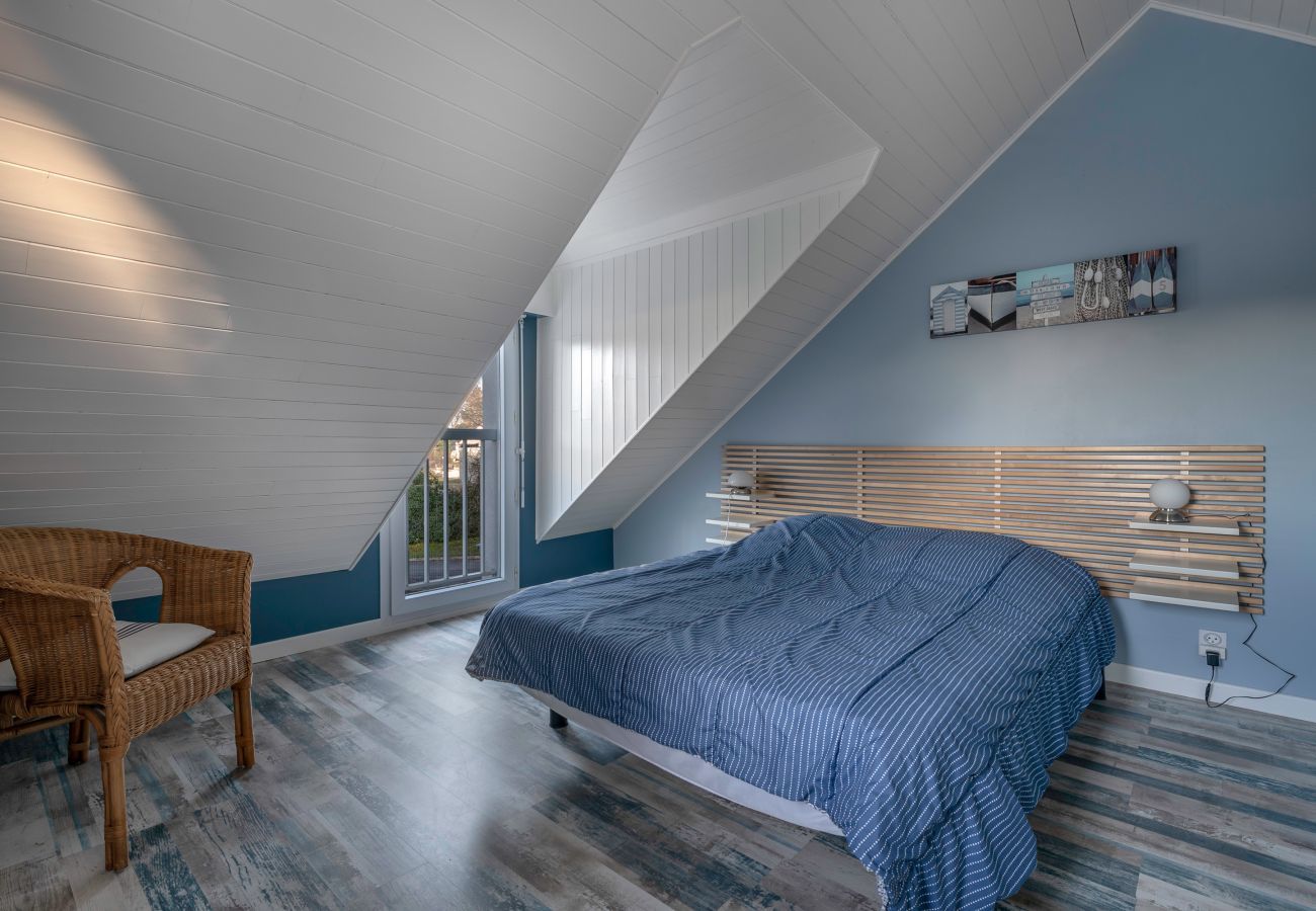Ferienhaus in La Turballe - Komfort-Aufenthalt mit Pool, 6 Erwachsene, 3 Kinder