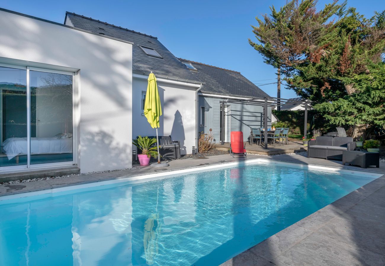Ferienhaus in La Turballe - Komfort-Aufenthalt mit Pool, 6 Erwachsene, 3 Kinder