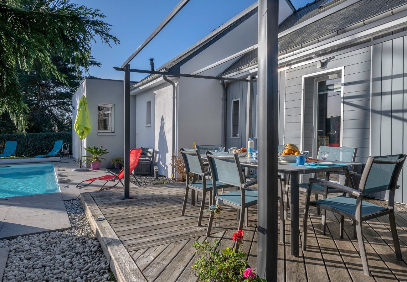 Ferienhaus in La Turballe - Komfort-Aufenthalt mit Pool, 6 Erwachsene, 3 Kinder