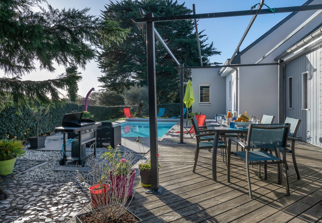 Ferienhaus in La Turballe - Komfort-Aufenthalt mit Pool, 6 Erwachsene, 3 Kinder