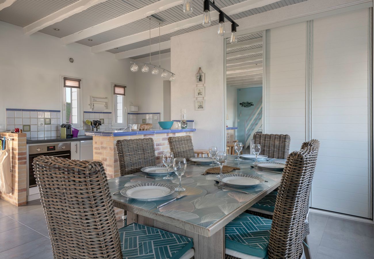 Ferienhaus in La Turballe - Komfort-Aufenthalt mit Pool, 6 Erwachsene, 3 Kinder