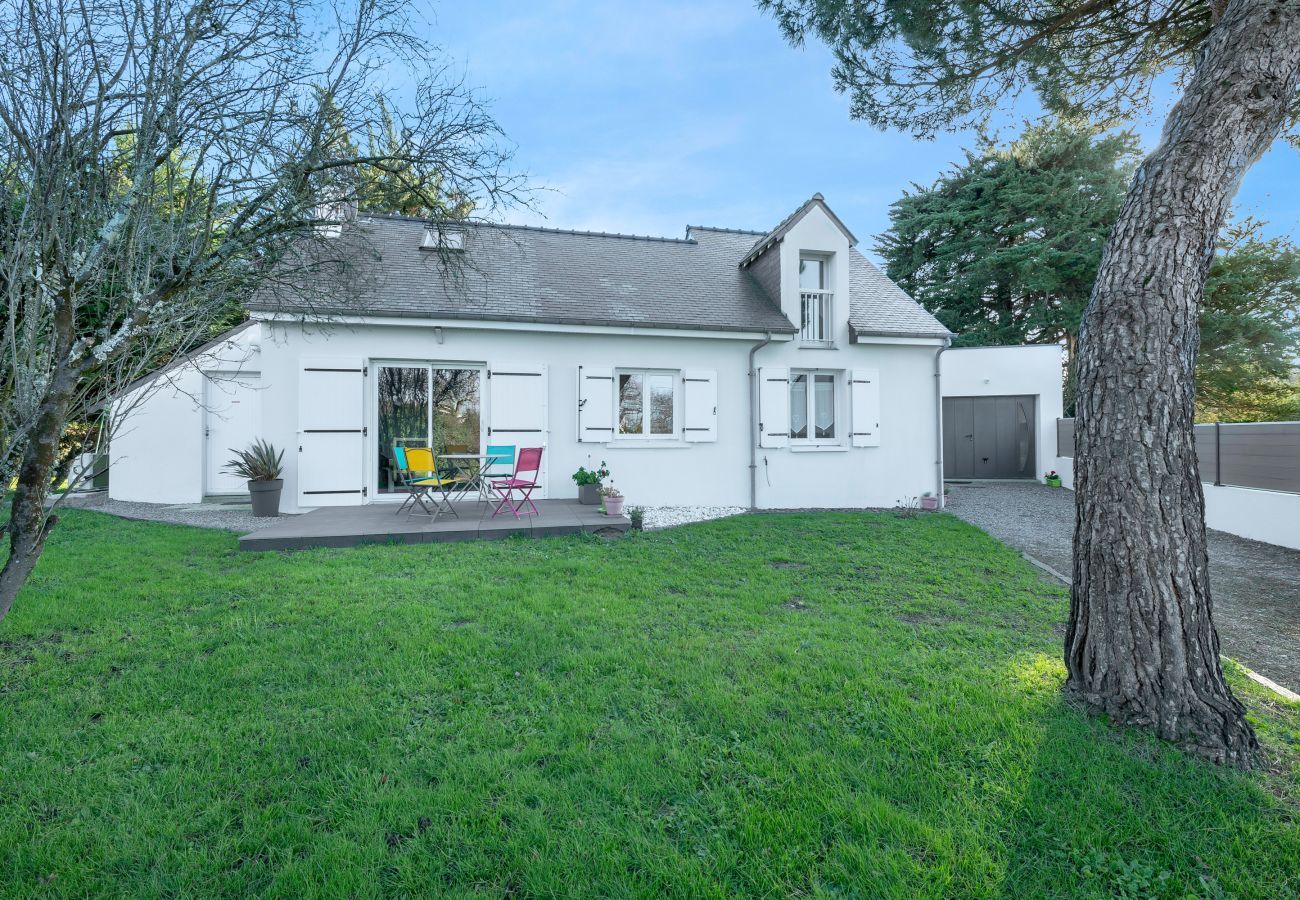Ferienhaus in La Turballe - Komfort-Aufenthalt mit Pool, 6 Erwachsene, 3 Kinder