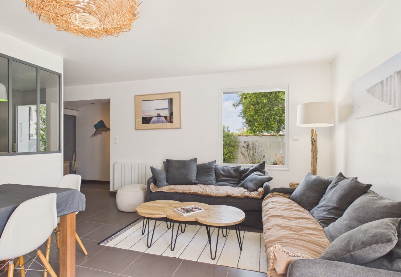 Ferienhaus in Saint-Martin-de-Ré - Haus mit Pool für 4 Erwachsene und 2 Kinder