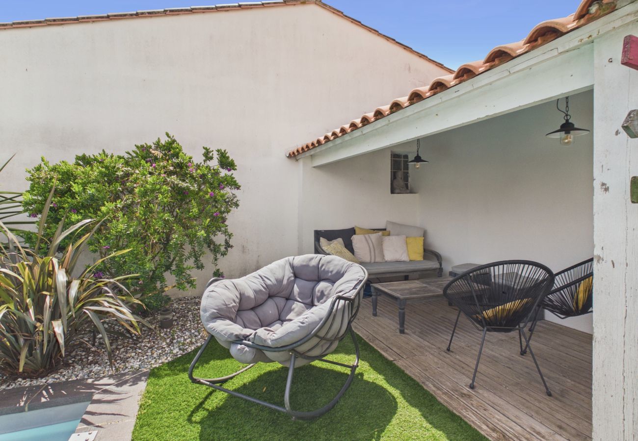 Ferienhaus in Saint-Martin-de-Ré - Haus mit Pool für 4 Erwachsene und 2 Kinder