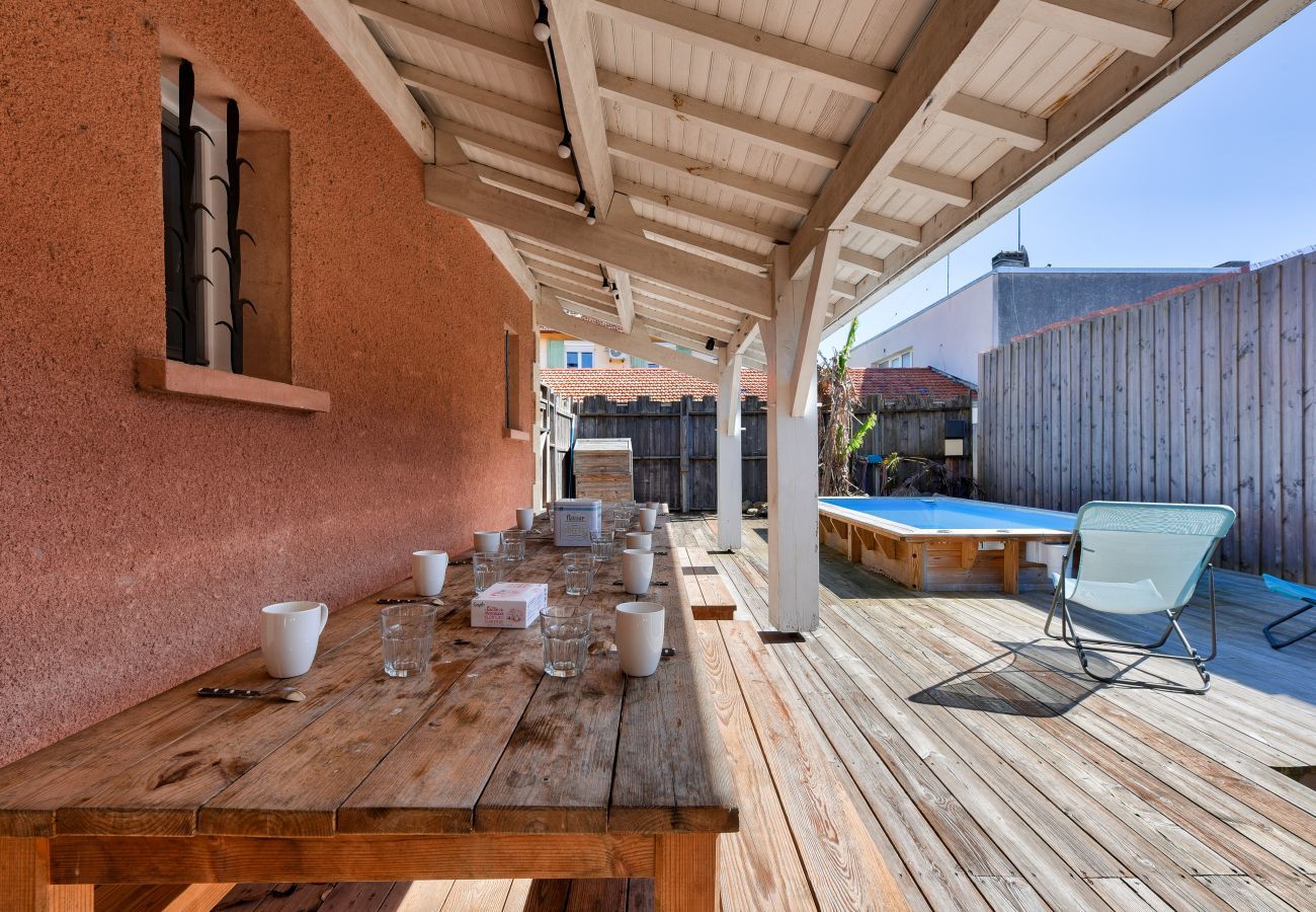 Ferienhaus in Arès - 950m zum Strand - Haus für 10 mit Pool