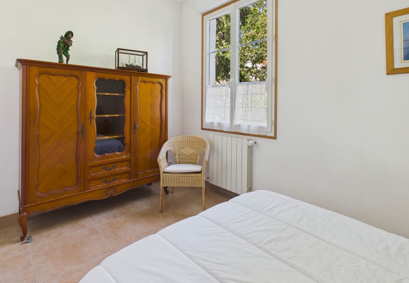 Villa in Andernos-les-Bains - 200m Strand - Haus in guter Lage und Garten