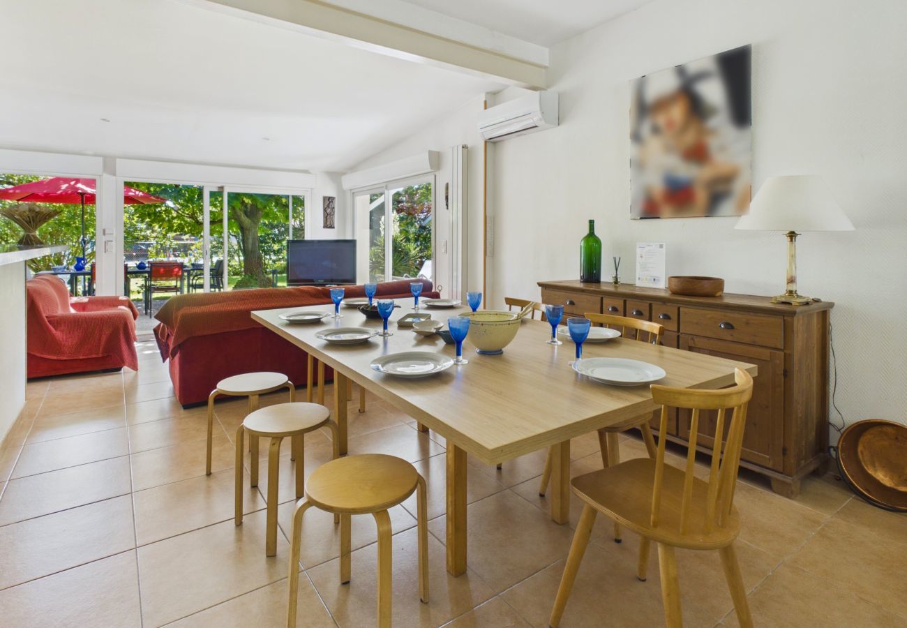Villa in Andernos-les-Bains - 200m Strand - Haus in guter Lage und Garten