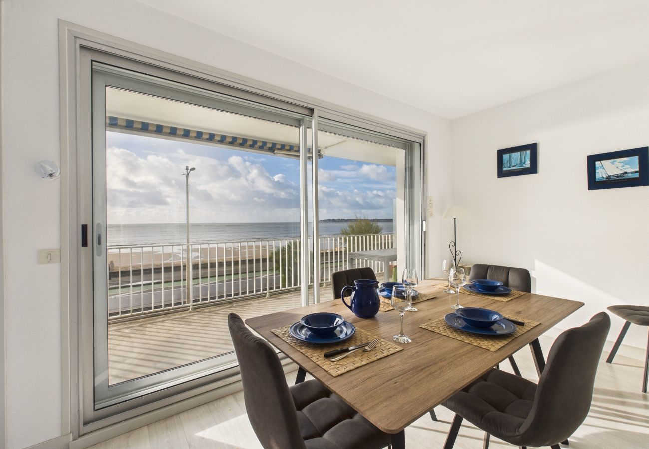 Ferienwohnung in La Baule-Escoublac - Meerblick-30m vom Strand-2 Erwachsene/ 2 Kinder