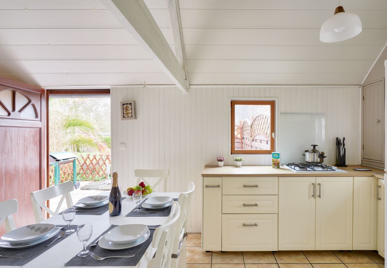 Chalet in Loctudy - 800m vom Strand, gemütliches Chalet für 4 Personen