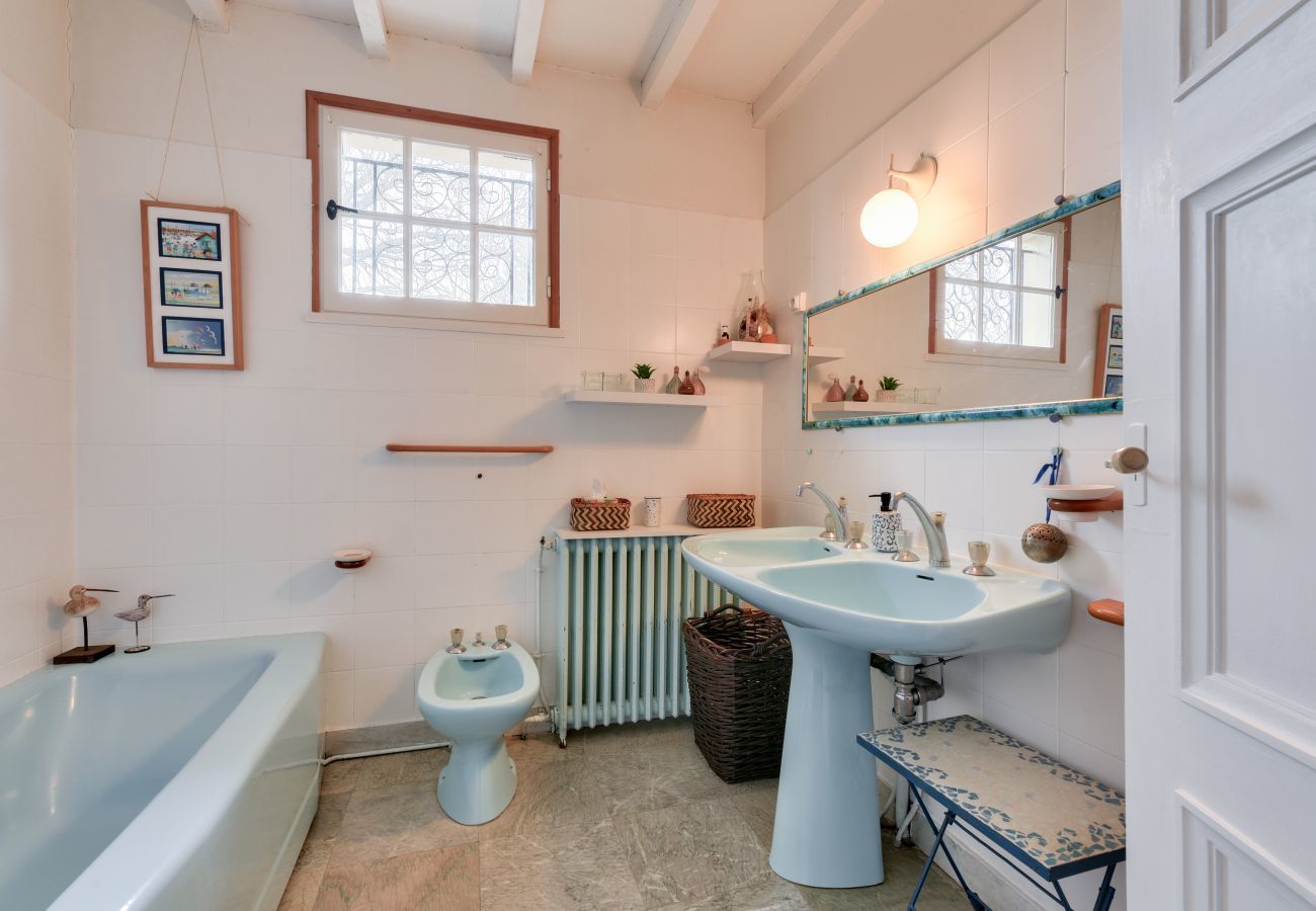 Ferienhaus in Arès - 750m vom Strand von Arès, Familienhaus für 6 Pers