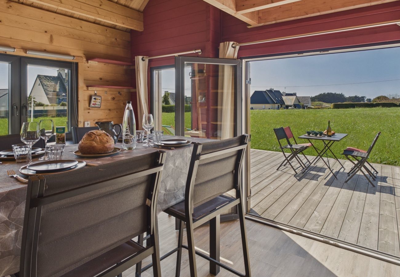 Chalet in Penmarch - 650 m vom Strand entfernt, Chalet mit Terrasse für 4 