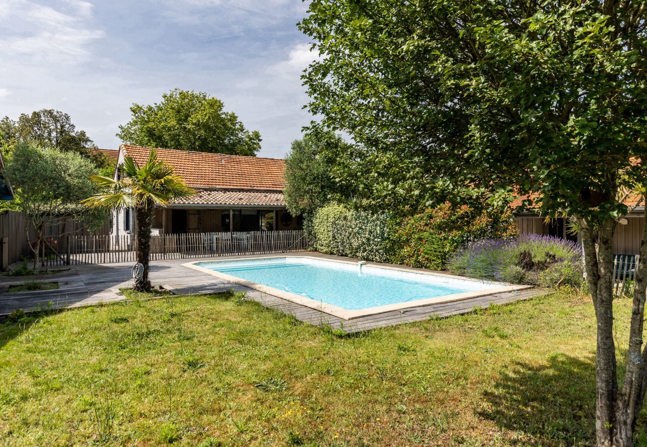 Ferienhaus in Andernos-les-Bains - 400m vom Strand entfernt, Haus für 12 mit Pool