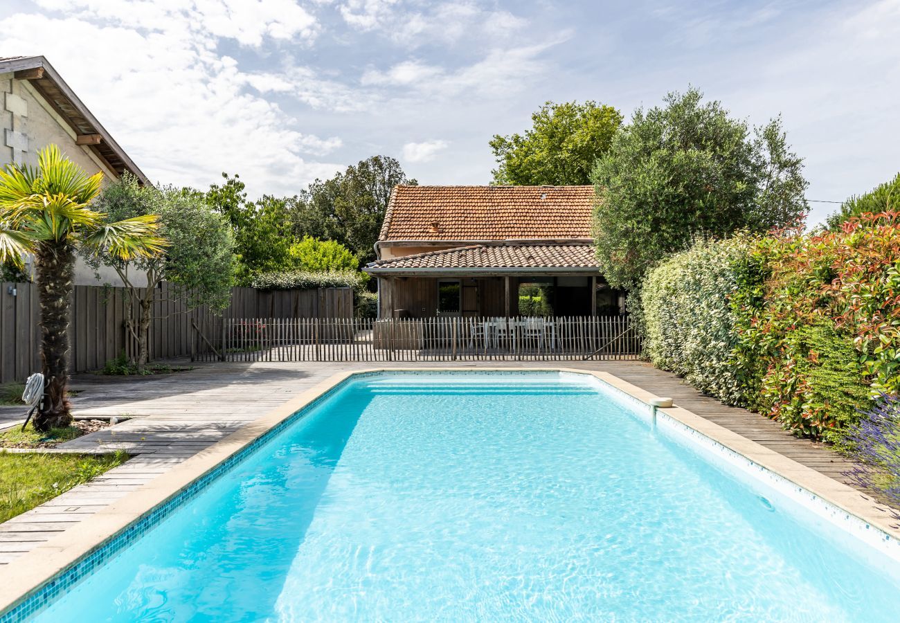 Ferienhaus in Andernos-les-Bains - 400m vom Strand entfernt, Haus für 12 mit Pool