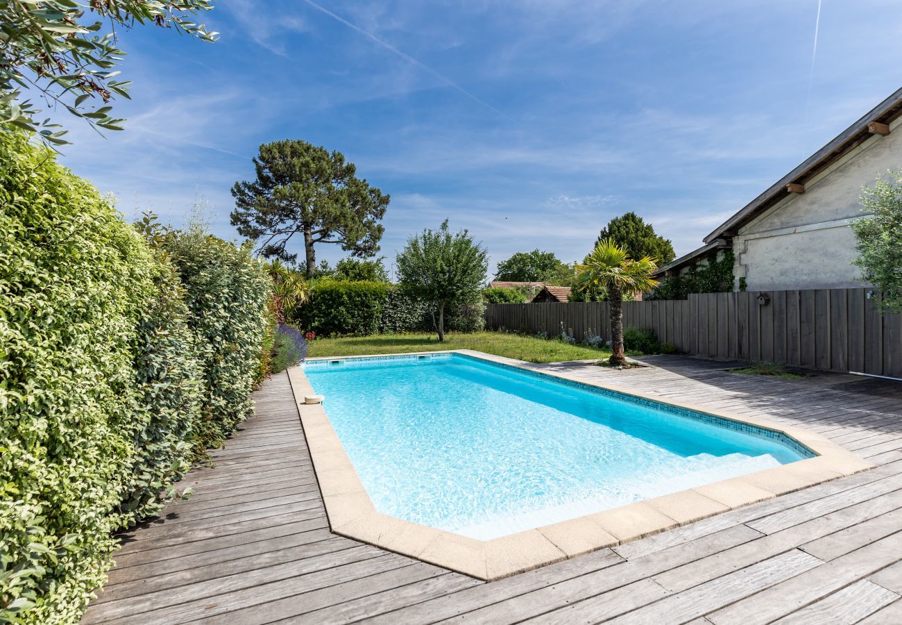 Ferienhaus in Andernos-les-Bains - 400m vom Strand entfernt, Haus für 12 mit Pool