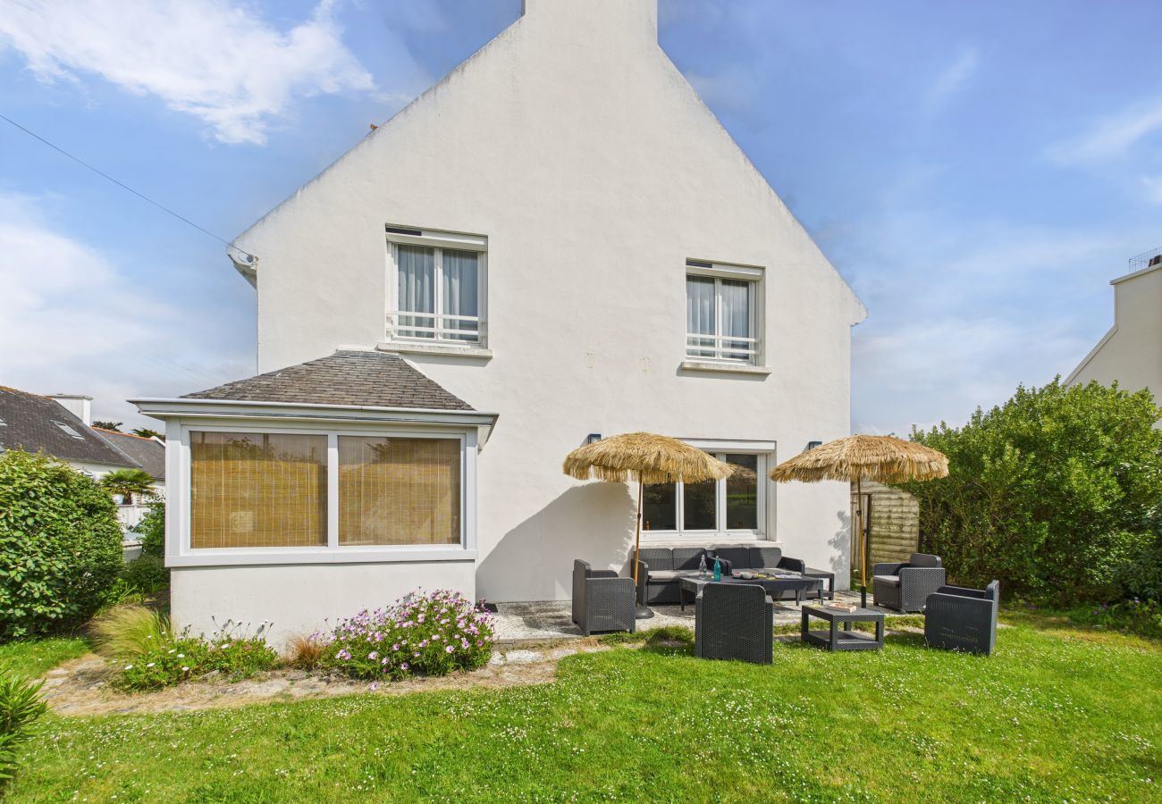 Ferienhaus in Ile Tudy - 350m vom Strand - Schönes Haus für 8 mit Garten