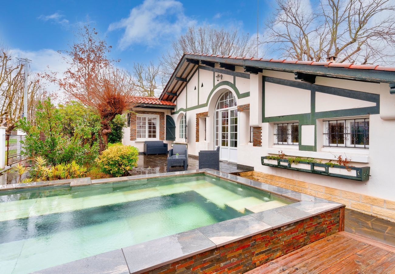 Ferienhaus in Andernos-les-Bains - 350m Strand von Le Betey- Haus für 9 mit Pool