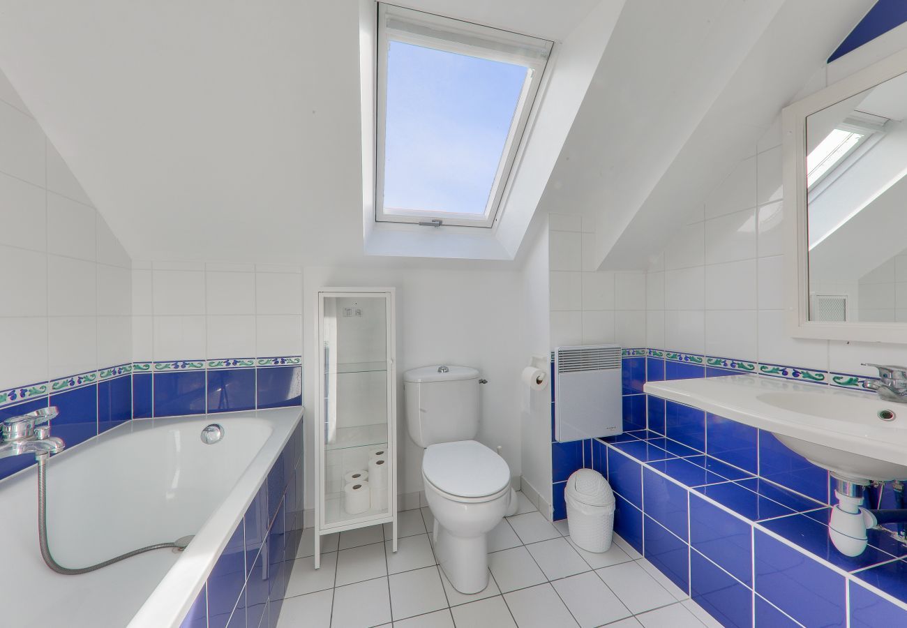 Ferienwohnung in Arzon - Entspannung und Blick auf den Hafen - Pool