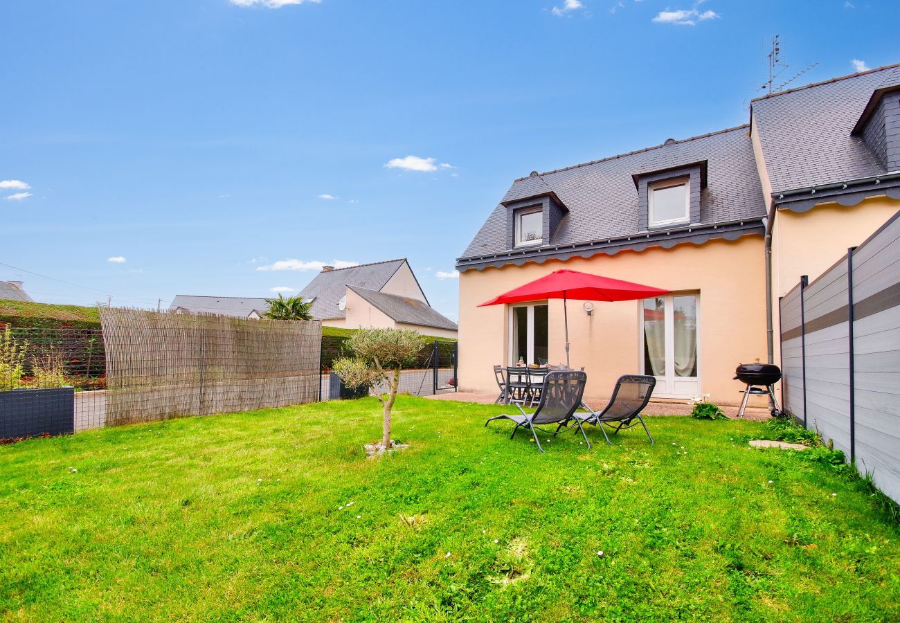 Ferienhaus in Erquy - Haus & Garten - 650 m vom Strand  entfernt