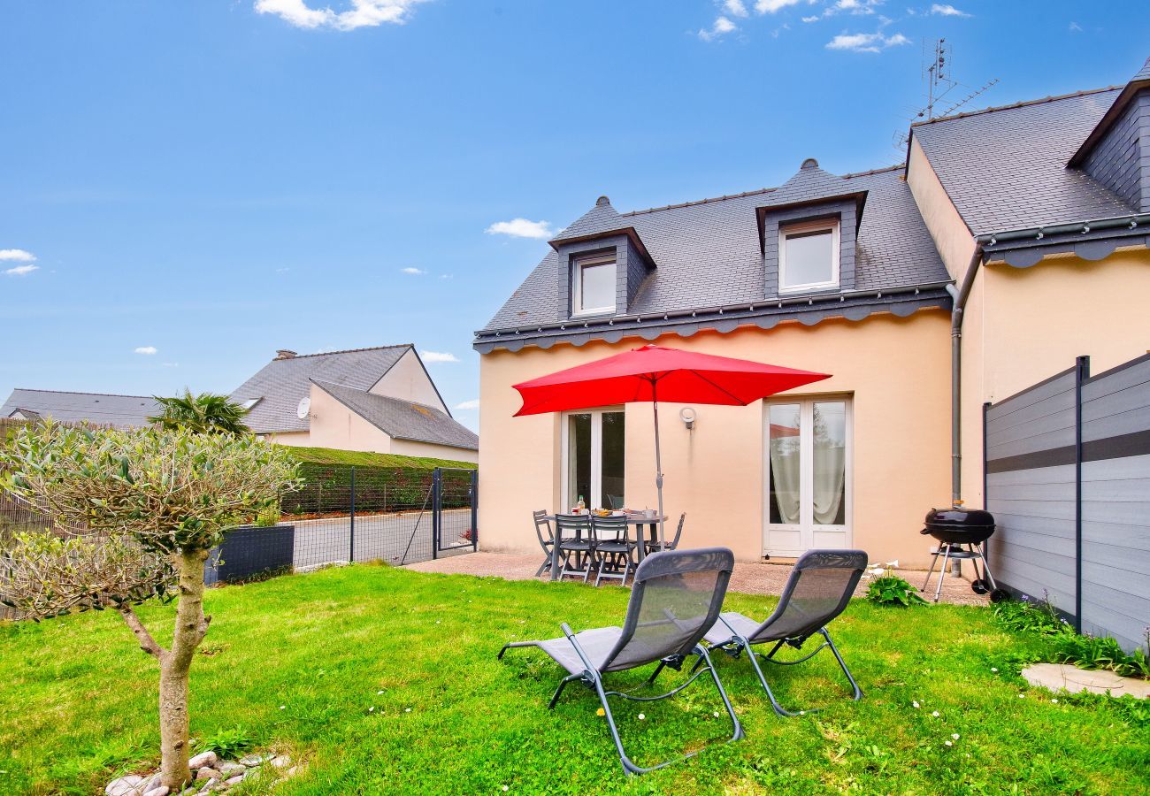 Ferienhaus in Erquy - Haus & Garten - 650 m vom Strand  entfernt