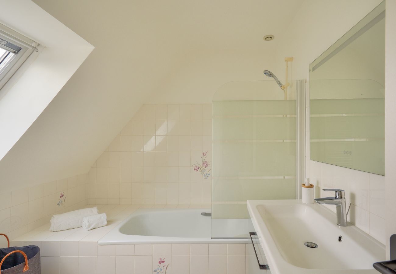 Ferienhaus in Loctudy - Hallenbad - Sauna - Haus für 9 in Loctudy