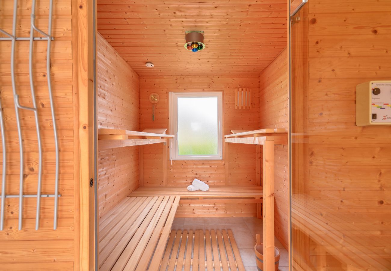 Ferienhaus in Loctudy - Hallenbad - Sauna - Haus für 9 in Loctudy