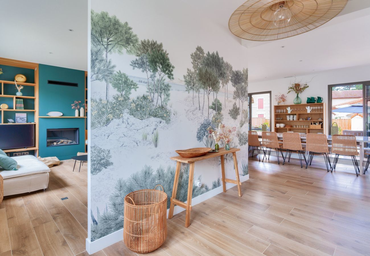 Ferienhaus in Andernos-les-Bains - Geräumige Villa unter Pinien &  Pool