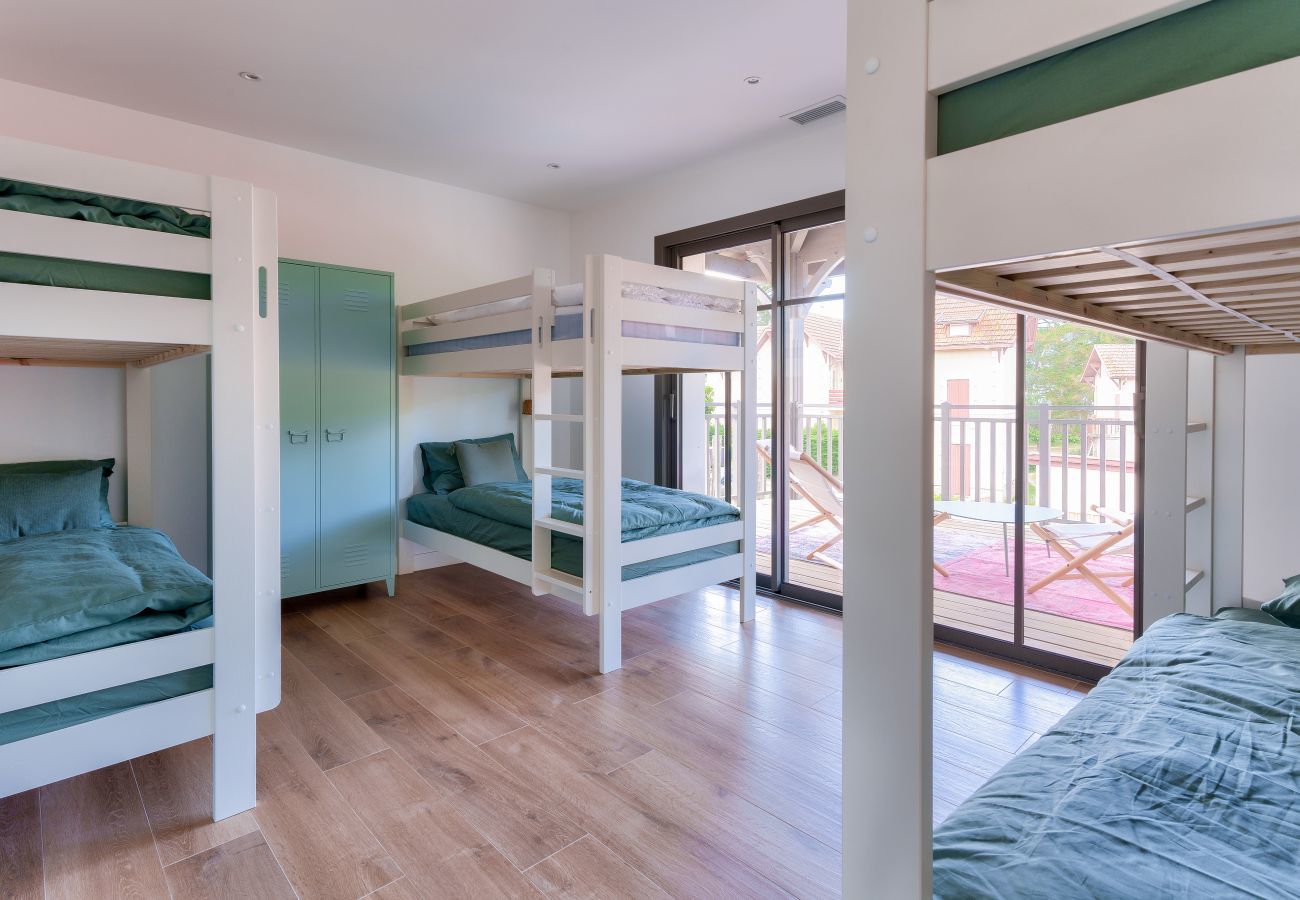 Ferienhaus in Andernos-les-Bains - Geräumige Villa unter Pinien &  Pool