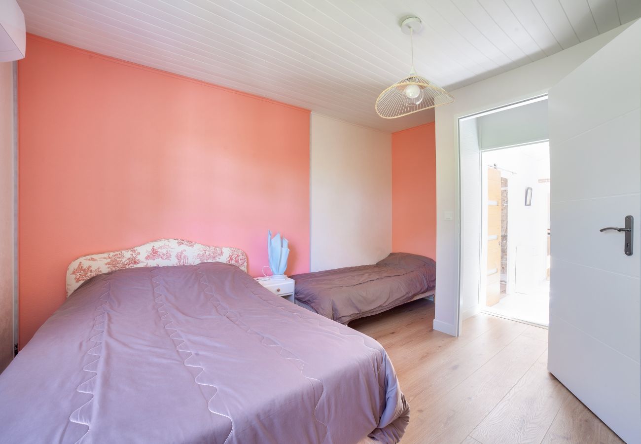 Ferienhaus in L'Aiguillon-la-Presqu'île - Schwimmbad und Zugang zu einem Naturschutzgebiet