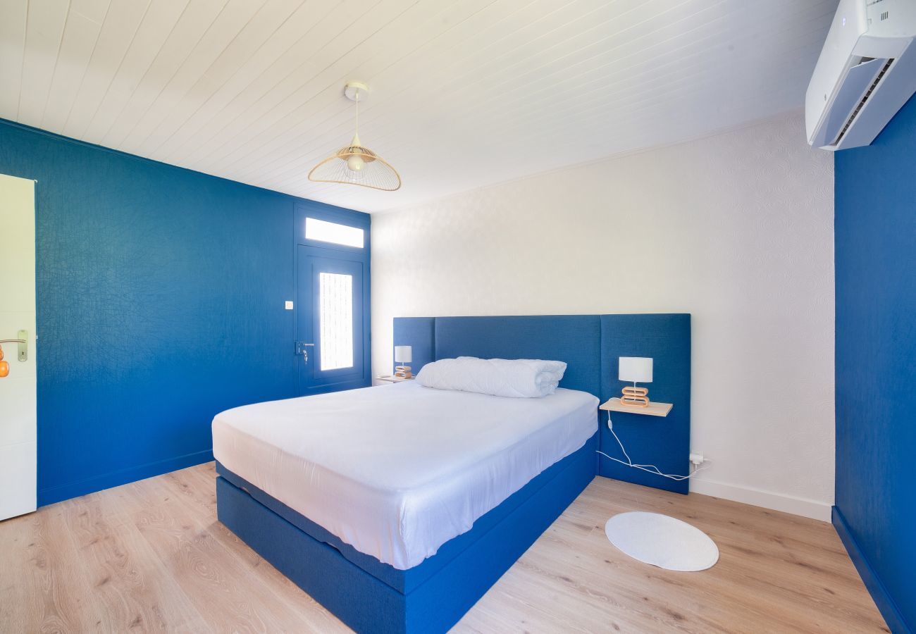 Ferienhaus in L'Aiguillon-la-Presqu'île - Schwimmbad und Zugang zu einem Naturschutzgebiet