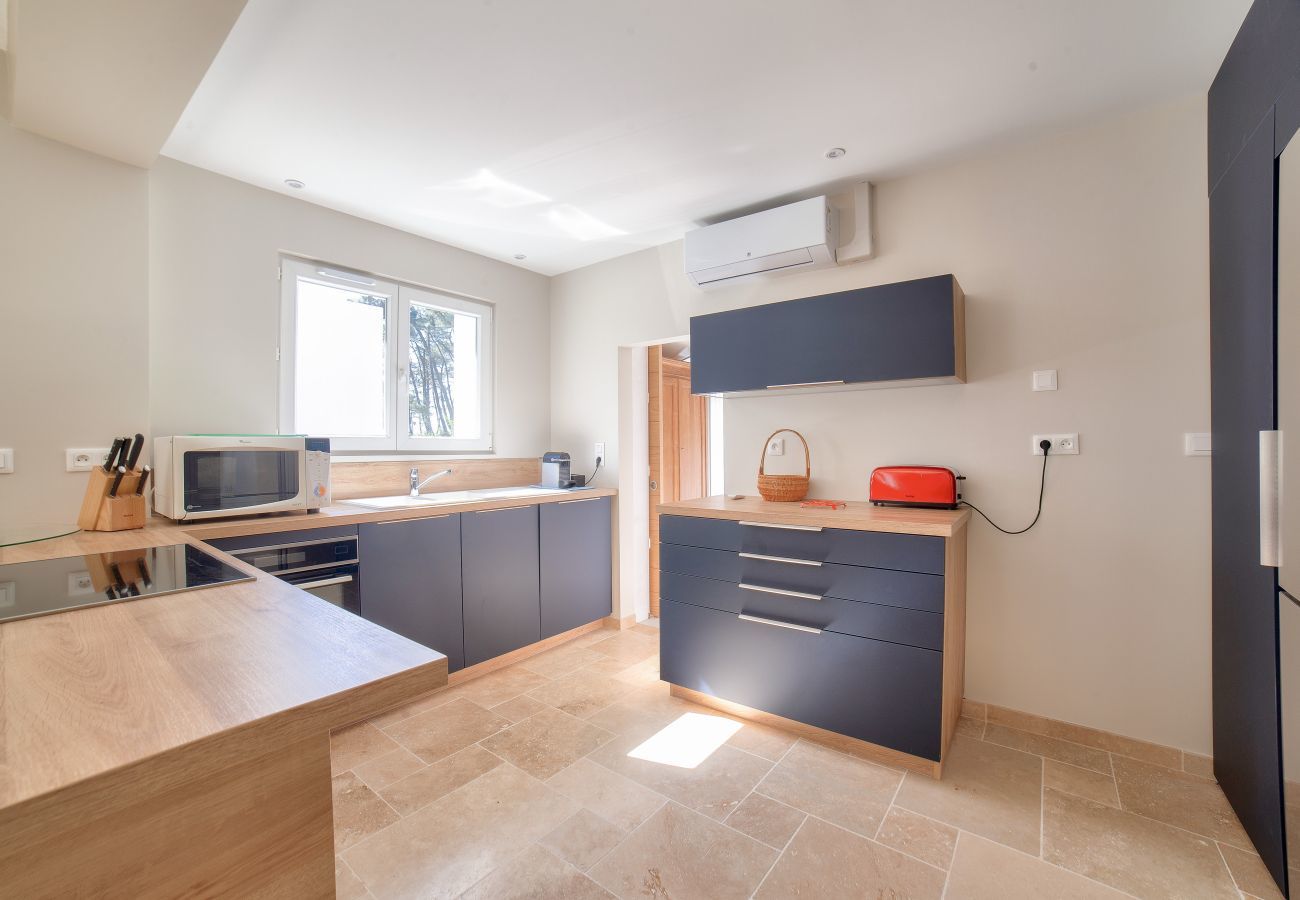Ferienhaus in L'Aiguillon-la-Presqu'île - Schwimmbad und Zugang zu einem Naturschutzgebiet