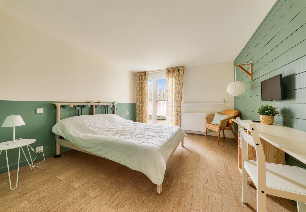 Ferienhaus in Le Tour-du-Parc - Beheiztes Innenschwimmbad - Austernparks