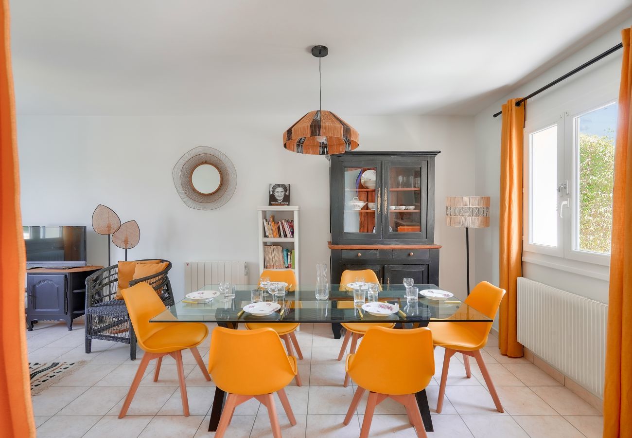 Ferienhaus in Le Guilvinec - Schönes, buntes Familienhaus für 6