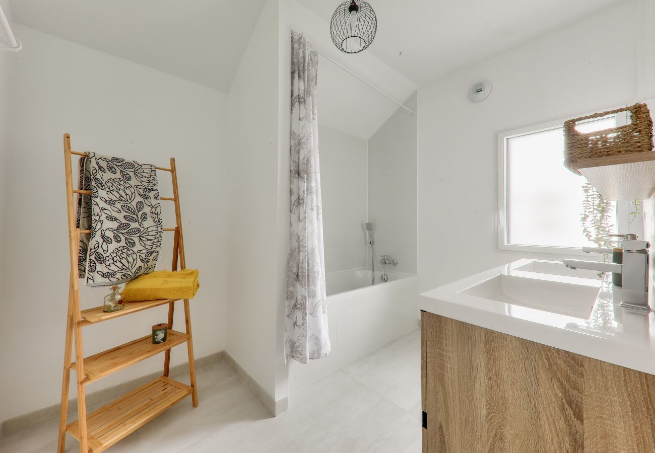 Ferienhaus in Le Tour-du-Parc - 800m von den Stränden - Neues Haus für 8