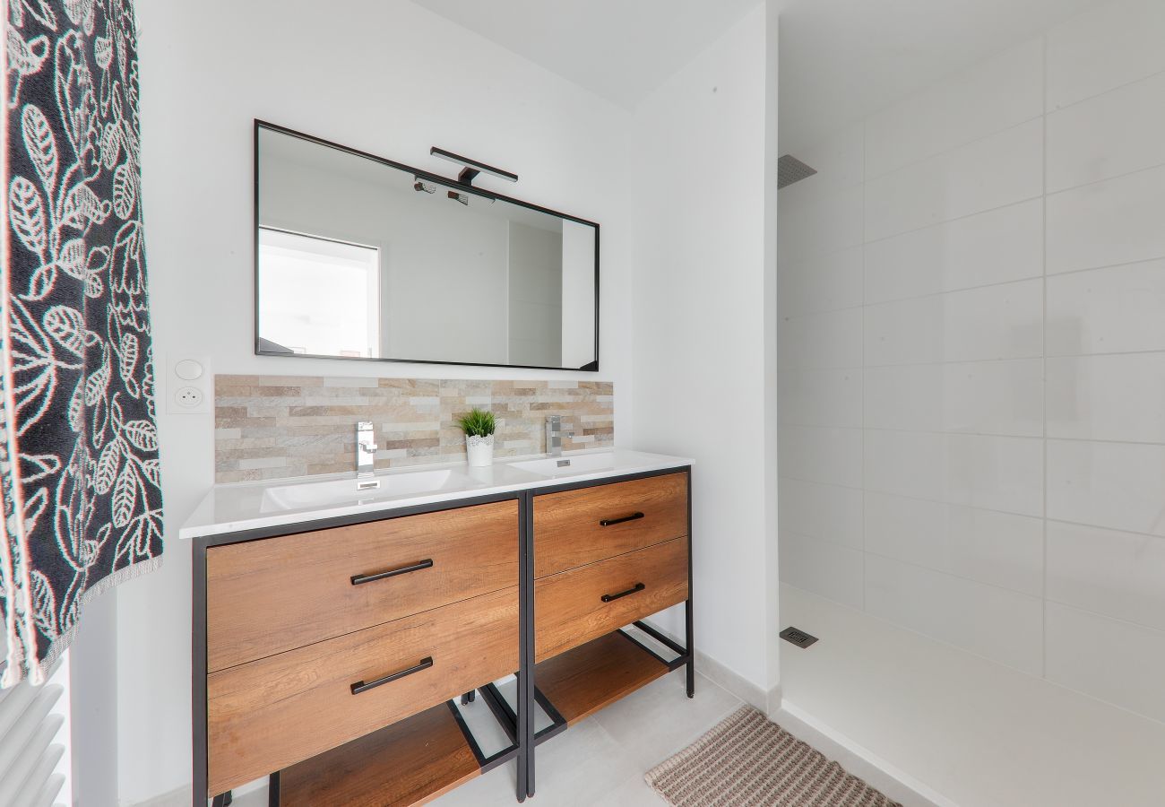 Ferienhaus in Le Tour-du-Parc - 800m von den Stränden - Neues Haus für 8