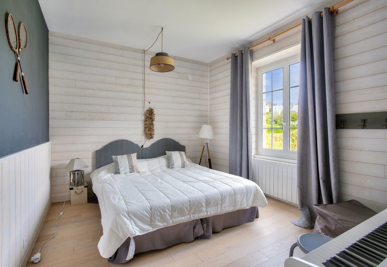 Ferienhaus in Erquy - 250m vom Strand - Atypisches Haus für 8