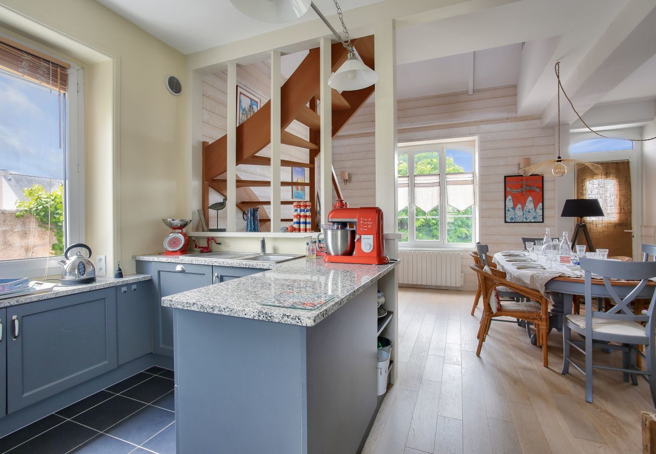 Ferienhaus in Erquy - 250m vom Strand - Atypisches Haus für 8