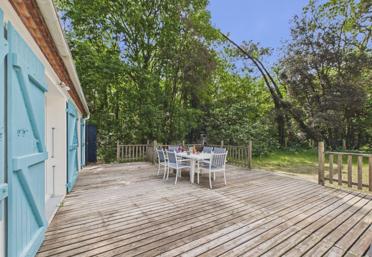 Ferienhaus in Longeville-sur-Mer - 850m vom Strand neues Haus für 6 im Wald