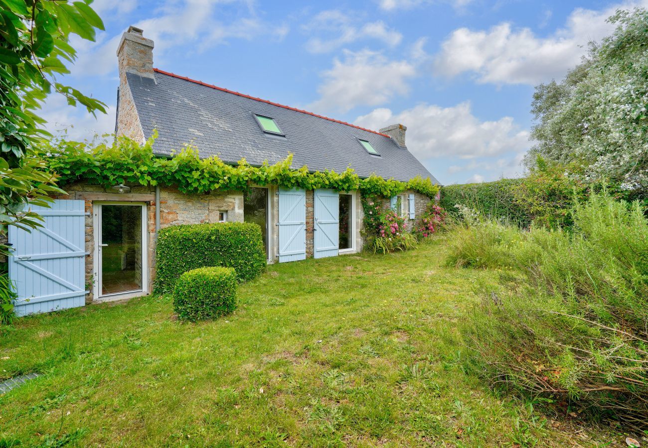 Ferienhaus in Saint-Jean-Trolimon - Schönes Haus auf dem Land für 4 