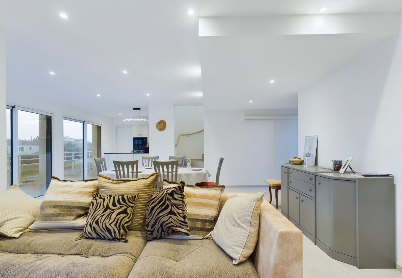 Ferienhaus in Bretignolles-sur-Mer - 350m von strand, haus für 7 mit Schwimmbad