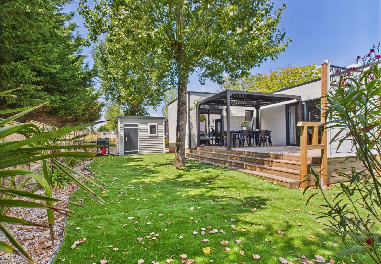 Chalet in Saint-Gilles-Croix-de-Vie - Les Voiles Blanches, Chalet mit Pool für 8 Personen