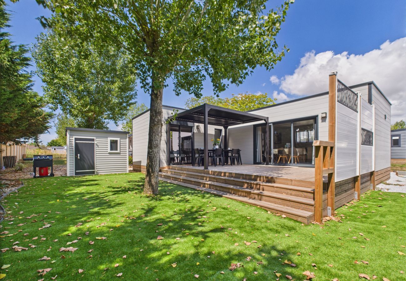 Chalet in Saint-Gilles-Croix-de-Vie - Les Voiles Blanches, Chalet mit Pool für 8 Personen