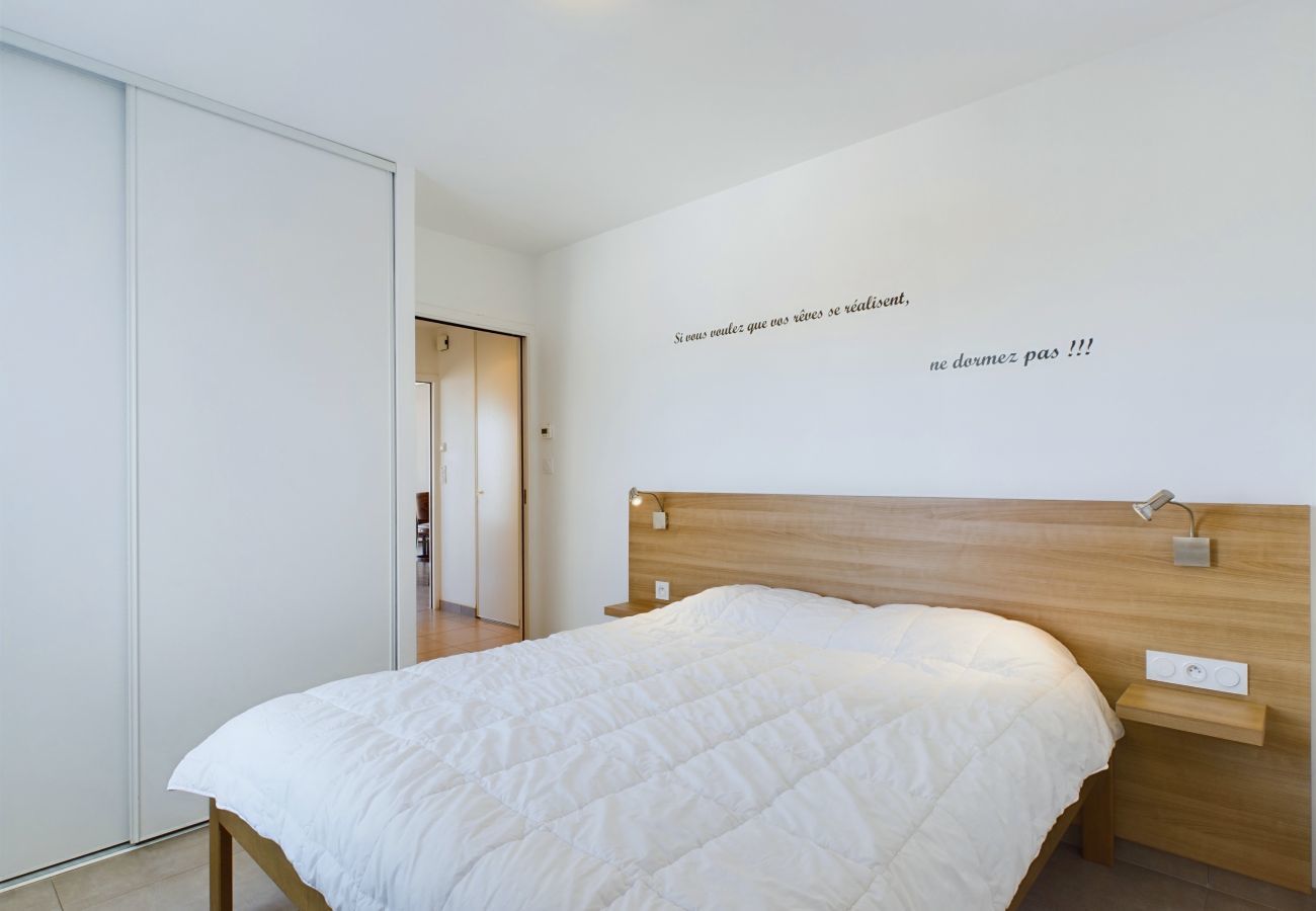 Ferienwohnung in La Tranche-sur-Mer - Direkt am Strand, Wohnung für 12, Meerblick