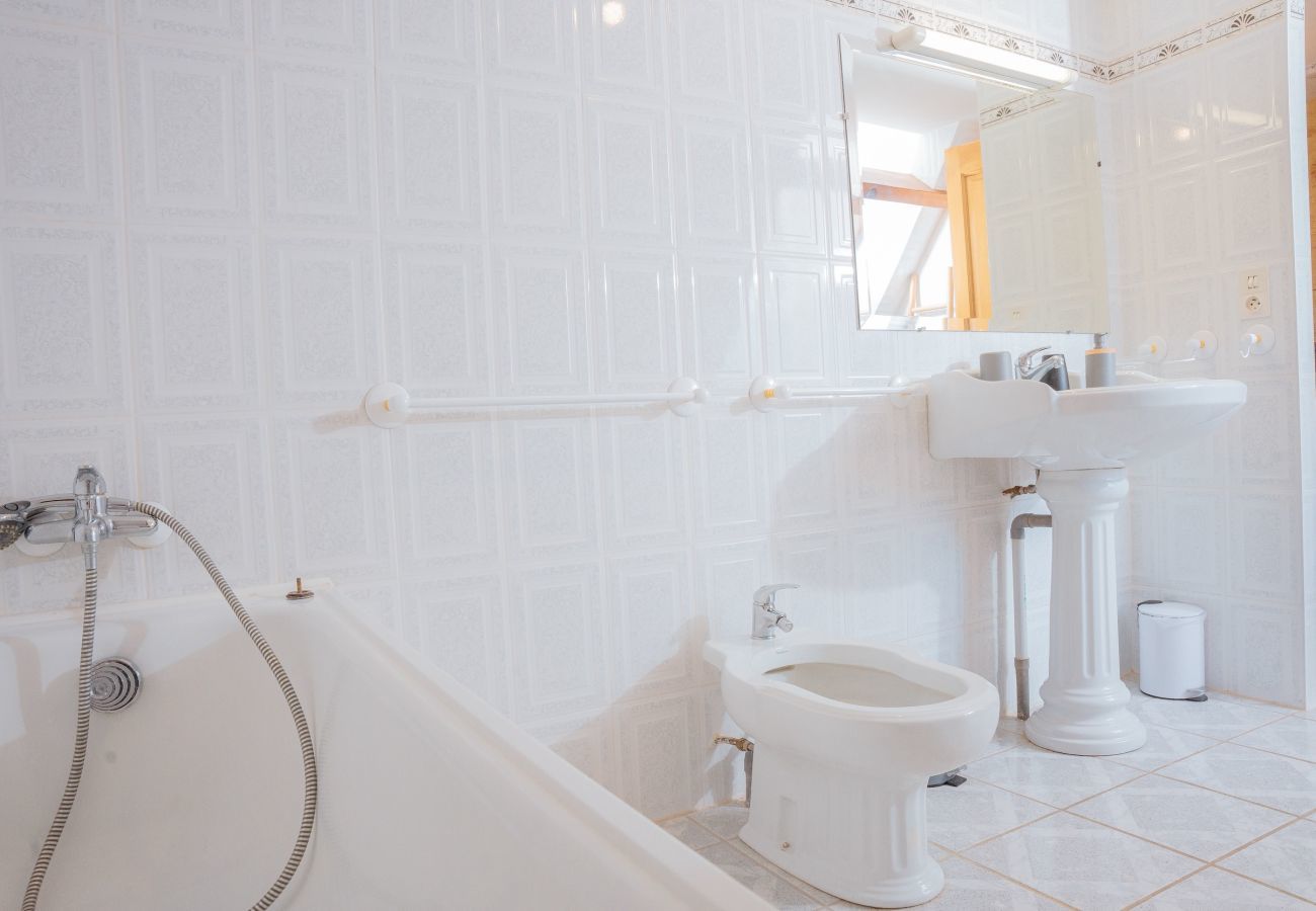 Ferienhaus in La Chapelle-Aubareil - Großes Haus für 15 mit Pool und Tennis