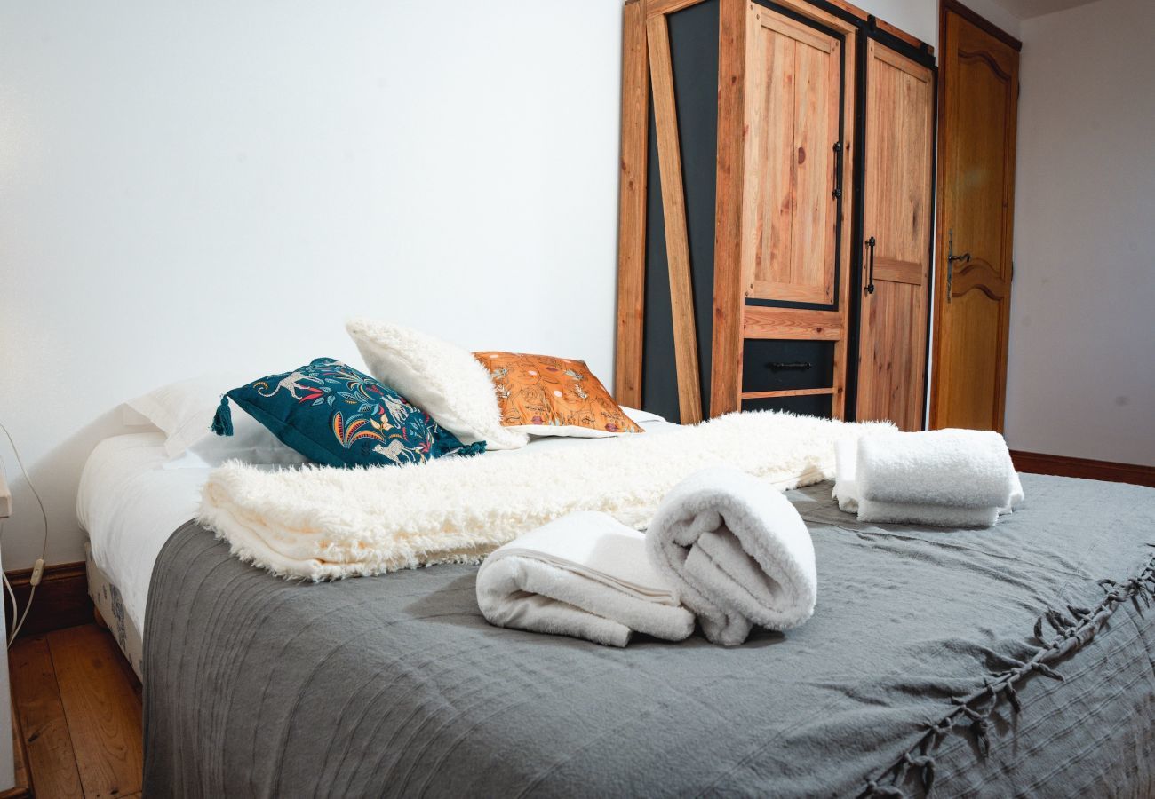 Ferienhaus in La Chapelle-Aubareil - Großes Haus für 15 mit Pool und Tennis